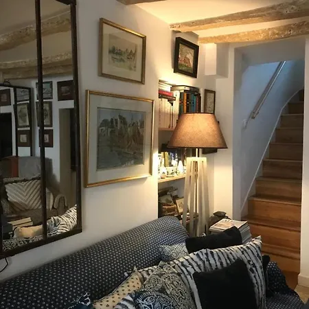 Maison De *
