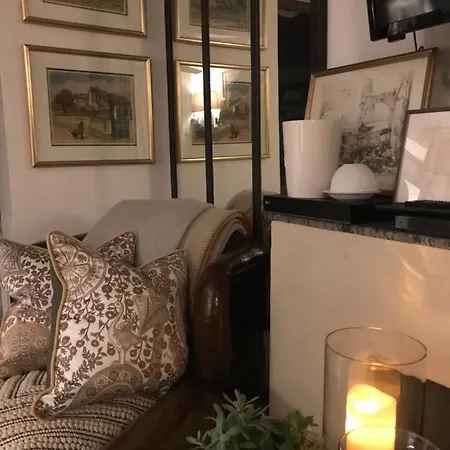 Maison De *